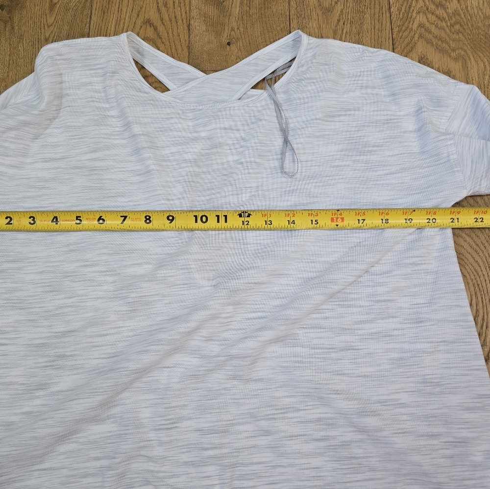 Lululemon Heathered Gray Long Sleeve Athletic Top Size 8 - Picture 6 of 7